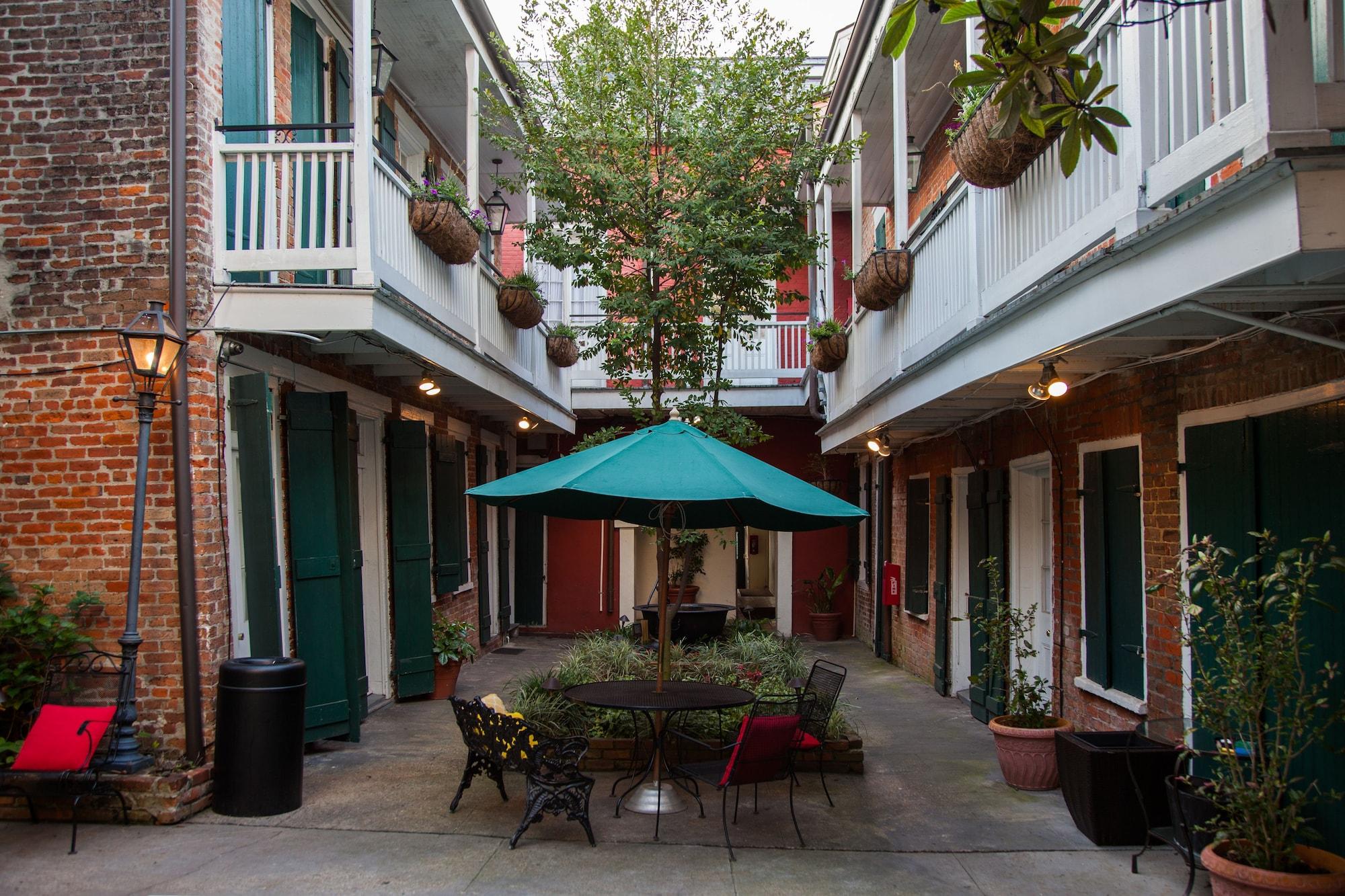 Hotel St. Pierre French Quarter New Orleans Exterior photo